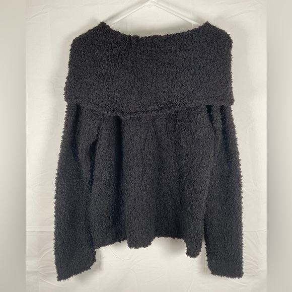 NWT Hippie Rose Cowl Neck Fluffy Sweater Black Large - Picture 2 of 4
